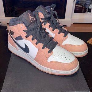 JORDAN 1 MID